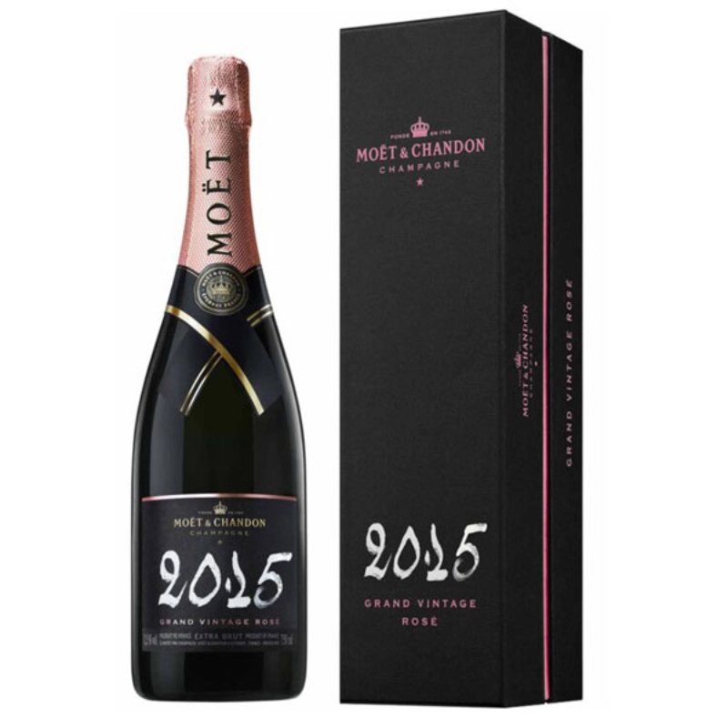 Moët & Chandon Grand Vintage Rosé 2015 champagne in gift box