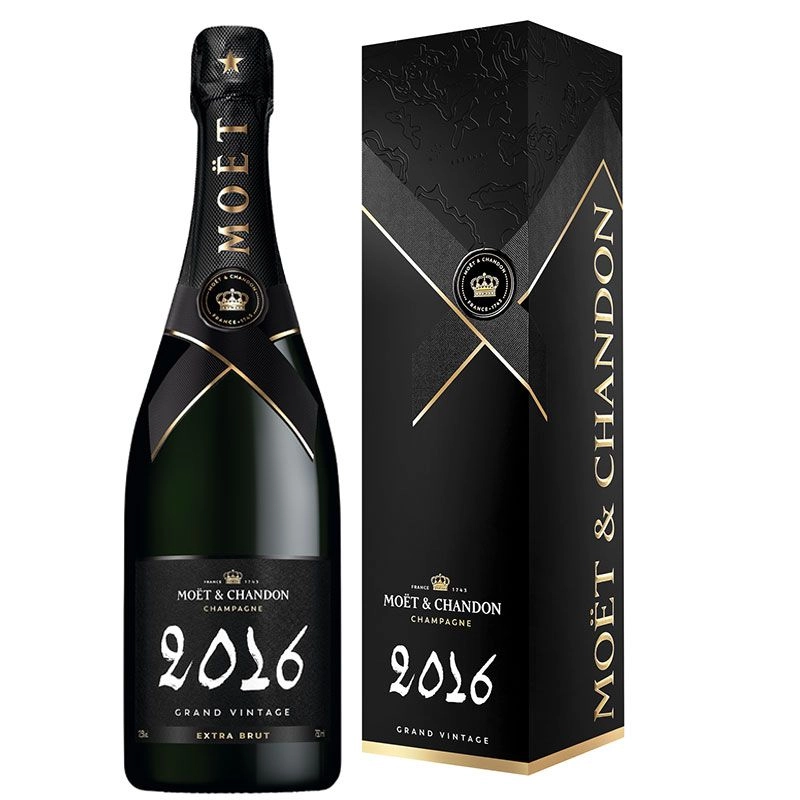 Moët & Chandon Grand Vintage 2016 Extra Brut champagne in gift box